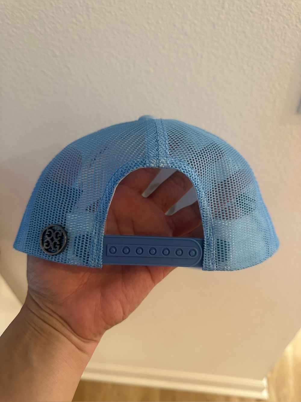 G/FORE Trucker Cap Sky Blue Striped Heart Interlock Knit Golf Mesh Back Snapback - Picture 5 of 6